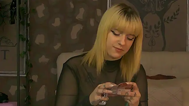 NyssaRaven online show from March 24, 4:50 am