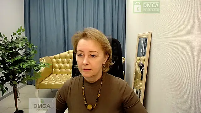 MONA W online show from February 13, 10:55 am