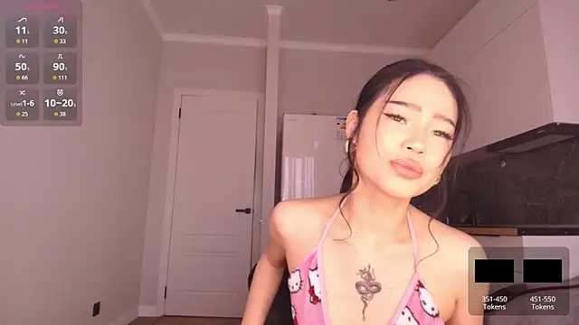 jjasleen0 online show from February 11, 3:44 am