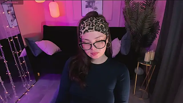 Maykinkya online show from February 22, 2:04 pm