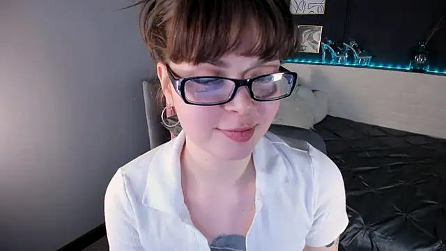 Maykinkya online show from March 26, 2:00 pm