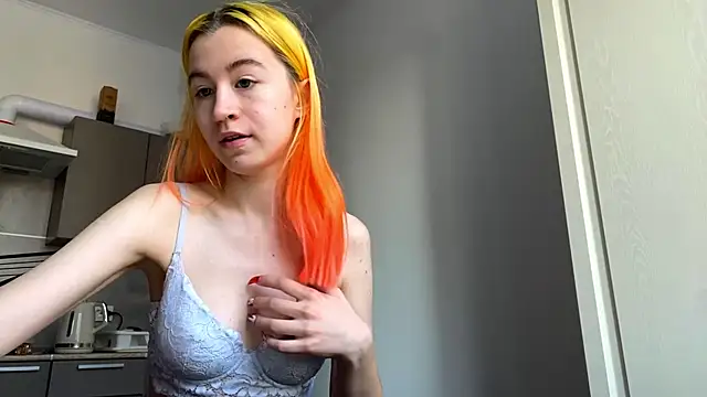 EmilyHein online show from February 15, 7:51 am