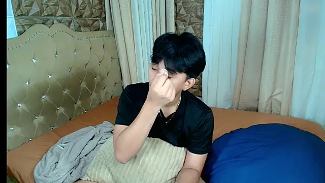 xlovercutietwink online show from February 10, 4:33 pm