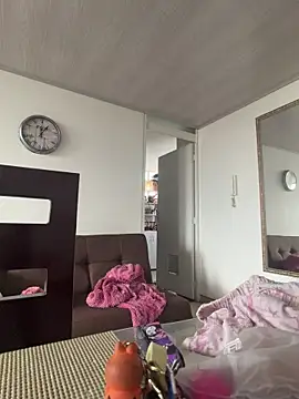 LunaHeat online show from April 22, 5:03 pm