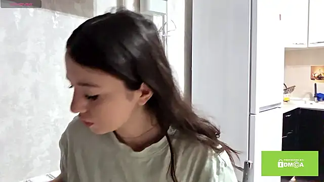 Snapshot of ZyntraLoom chatting on March 3, 12:44 pm ZyntraLoom online show from March 3, 12:44 pm