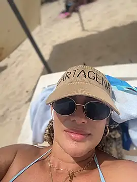 NahomiRoss online show from April 11, 5:06 pm