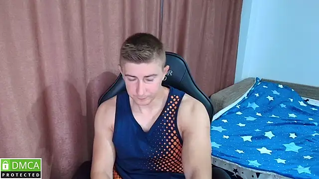 Snapshot of TodMusclePower9 chatting on June 2, 4:47 am TodMusclePower9 online show from June 2, 4:47 am