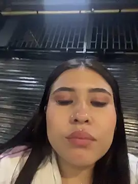 LunnaMoretti online show from April 24, 3:53 am