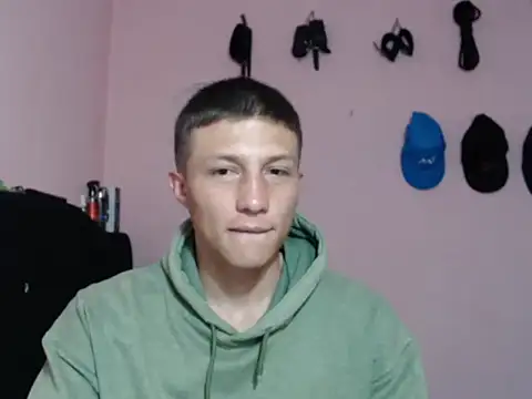 Snapshot of Cronos_Hot_8 chatting on February 10, 10:52 am Cronos Hot 8 online show from February 10, 10:52 am