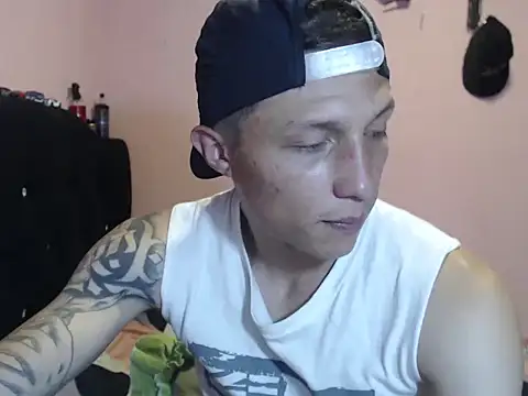 Snapshot of Cronos_Hot_8 chatting on March 7, 3:42 pm Cronos Hot 8 online show from March 7, 3:42 pm