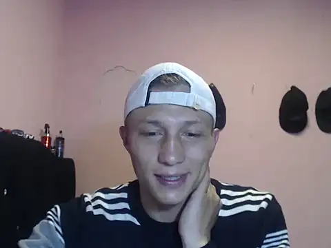 Snapshot of Cronos_Hot_8 chatting on March 8, 10:08 am Cronos Hot 8 online show from March 8, 10:08 am