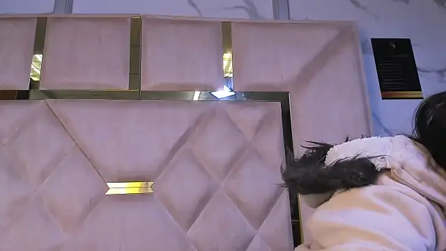 KendallArdent online show from April 21, 1:50 pm