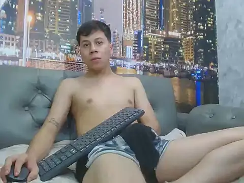 santiago xxxcol online show from March 31, 11:27 pm