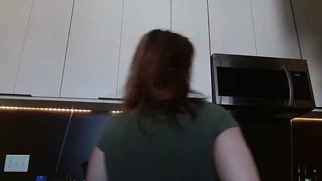 HazelSkyesChat online show from March 9, 5:50 pm