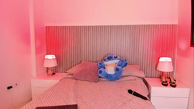 ArianaHilton  online show from April 17, 2:14 am