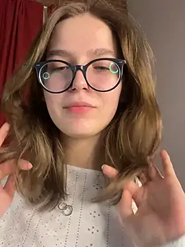 MyKittySayMeow online show from February 25, 8:40 pm