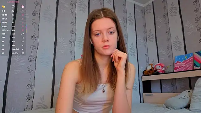 SueFerreyra online show from March 27, 8:09 am