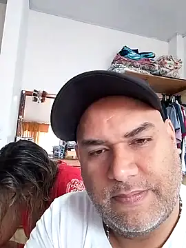 wessAndSandri online show from April 14, 7:42 pm