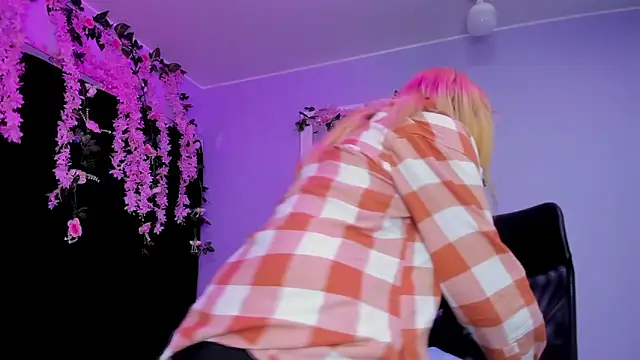 Dakota Angell  online show from March 20, 7:41 pm