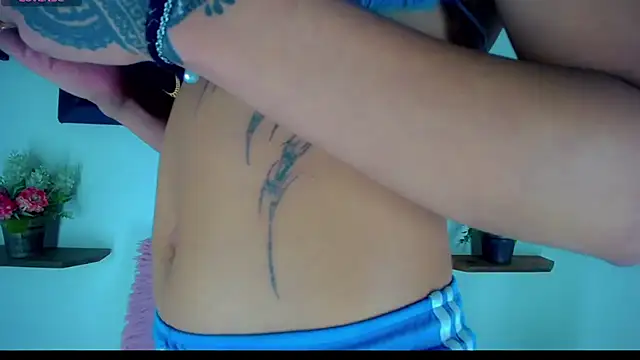 Darianna Atehortua online show from February 17, 9:21 pm