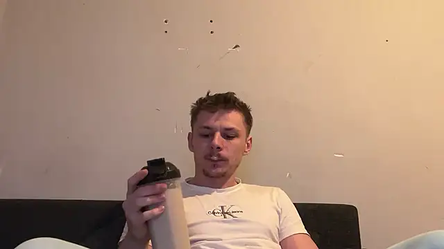 Snapshot of Lucas328706 chatting on February 15, 1:09 pm Lucas328706 online show from February 15, 1:09 pm