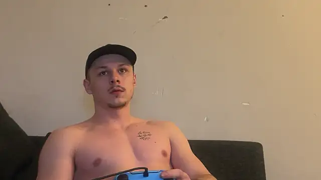 Snapshot of Lucas328706 chatting on February 20, 8:31 pm Lucas328706 online show from February 20, 8:31 pm