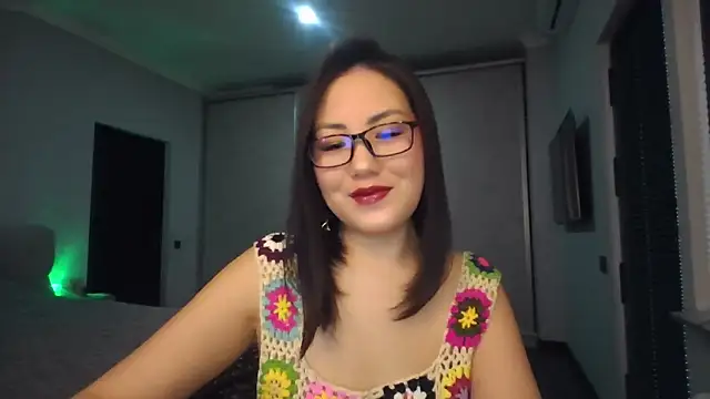 Snapshot of EllieSoft chatting on February 23, 8:44 am EllieSoft online show from February 23, 8:44 am