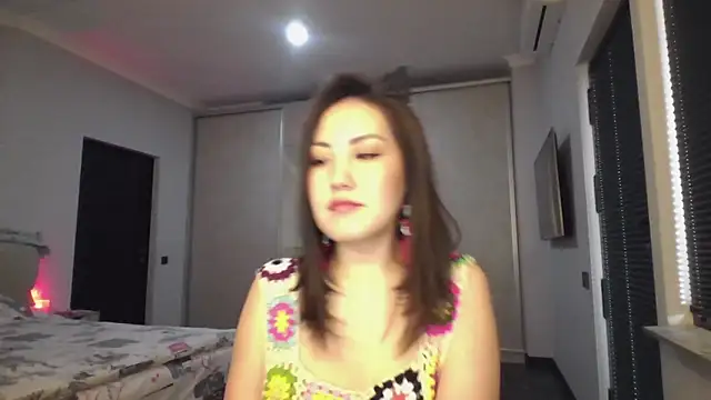 Snapshot of EllieSoft chatting on April 7, 7:09 am EllieSoft online show from April 7, 7:09 am