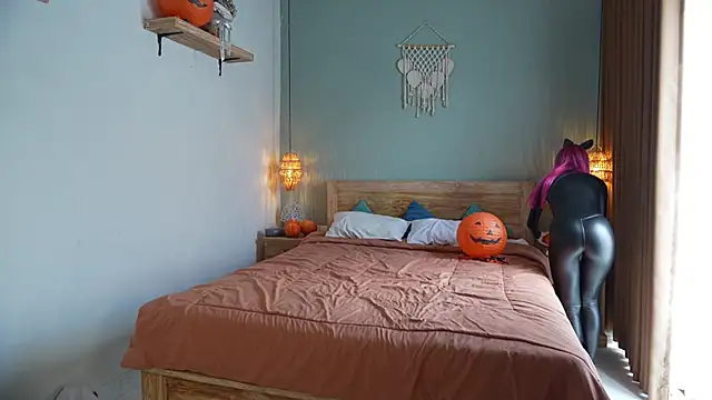 Sarah Pink online show from October 31, 1:39 am