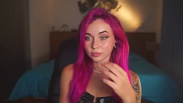 Sarah Pink online show from April 12, 2:11 pm