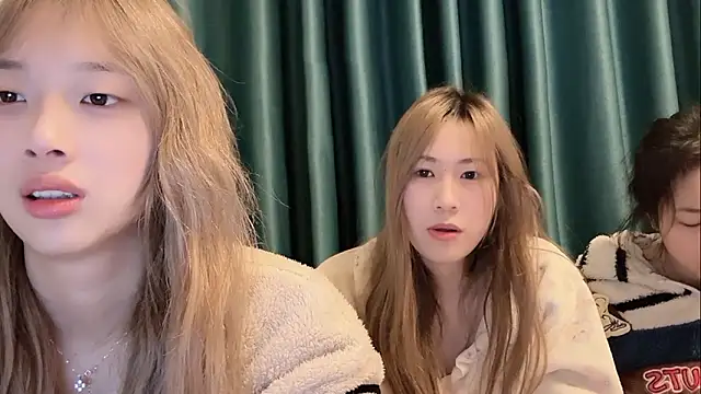 Snapshot of SM_0002 chatting on February 1, 4:16 pm SM 0002 online show from February 1, 4:16 pm