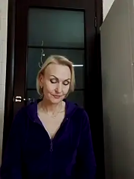 MichelleSolis online show from April 4, 6:27 pm