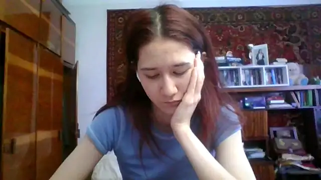 NickiKisinger online show from March 18, 5:10 am