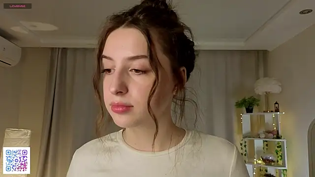 LeanneDinkle online show from February 21, 4:46 am