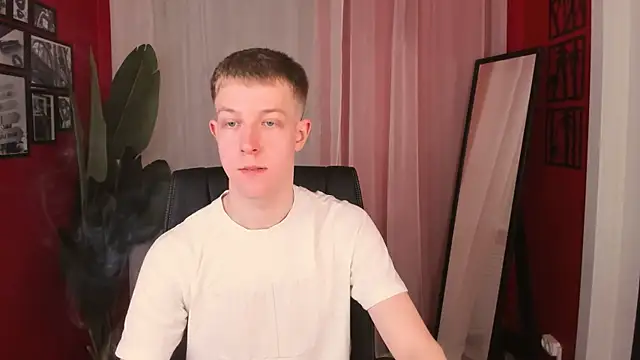 Snapshot of Dylan_Norton chatting on May 5, 5:48 am Dylan Norton online show from May 5, 5:48 am