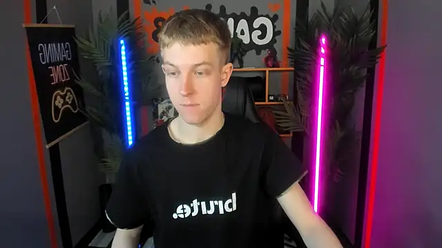 Snapshot of Dylan_Norton chatting on May 18, 10:10 am Dylan Norton online show from May 18, 10:10 am