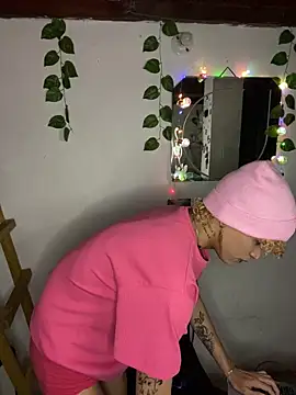 lucke collins22 online show from February 18, 6:20 am