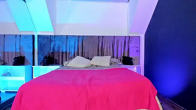 Flakiss 18 online show from February 11, 11:26 am