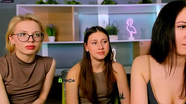 arianaa cat online show from March 1, 7:38 pm