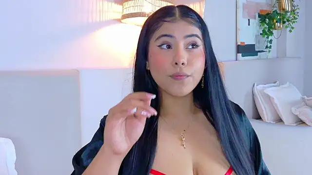 VioletBloomm online show from April 21, 11:38 am