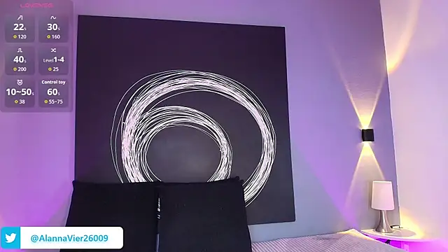 AlannaViera online show from April 15, 11:50 am