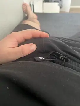 Snapshot of siisidjfjfjdj chatting on February 8, 8:18 am siisidjfjfjdj online show from February 8, 8:18 am