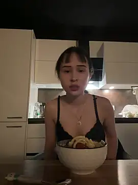 Just-Lilly online show from February 2, 9:24 pm