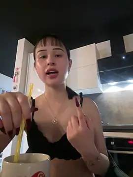 Just-Lilly online show from February 7, 12:09 pm