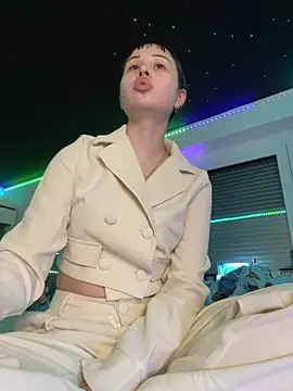 Just-Lilly online show from March 15, 9:21 pm