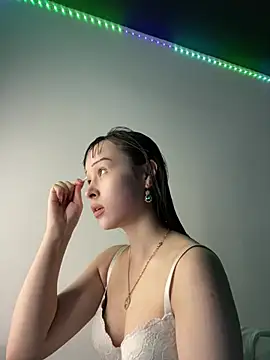 Just-Lilly online show from April 2, 4:04 pm