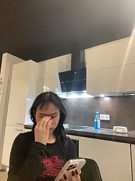 Just-Lilly online show from April 13, 3:01 am