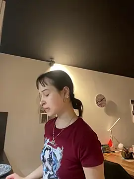 Just-Lilly online show from April 19, 6:10 pm