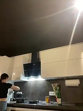 Just-Lilly online show from April 21, 8:01 pm