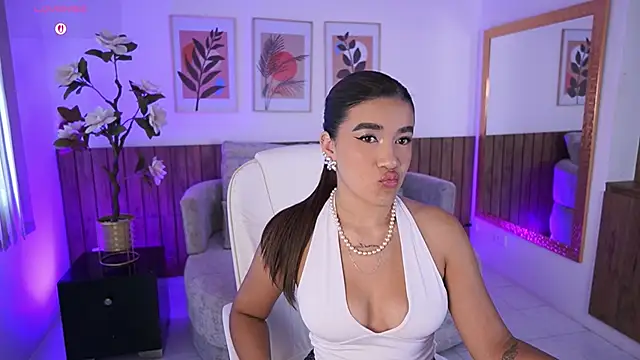 IvyGrabes online show from April 21, 7:06 pm